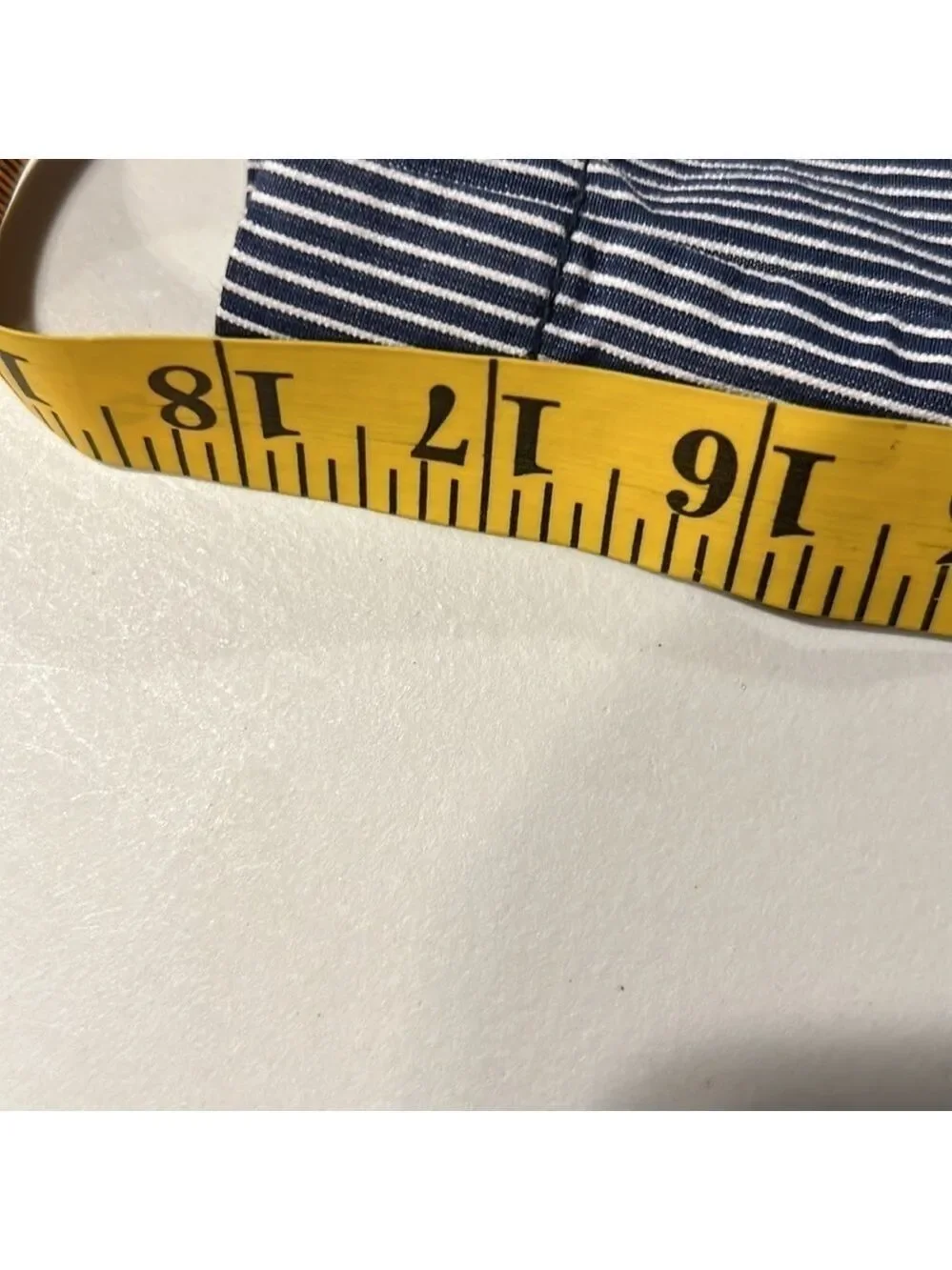 Alfred Dunner Pin Stripe Capris Size 18